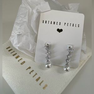 Untamed Petals Serenade earrings